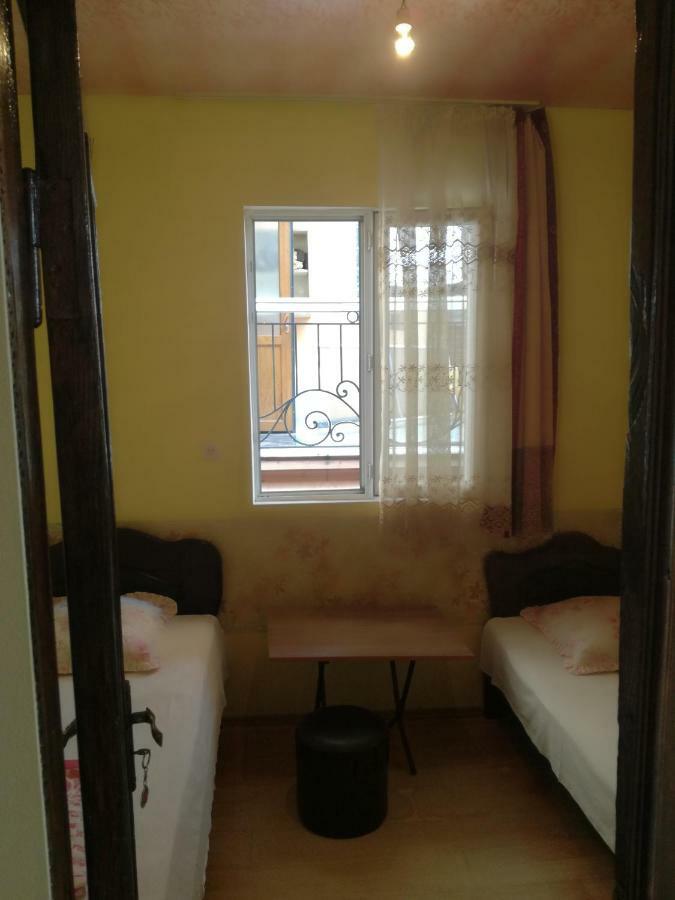 Guest House Nino Batumi Exterior photo